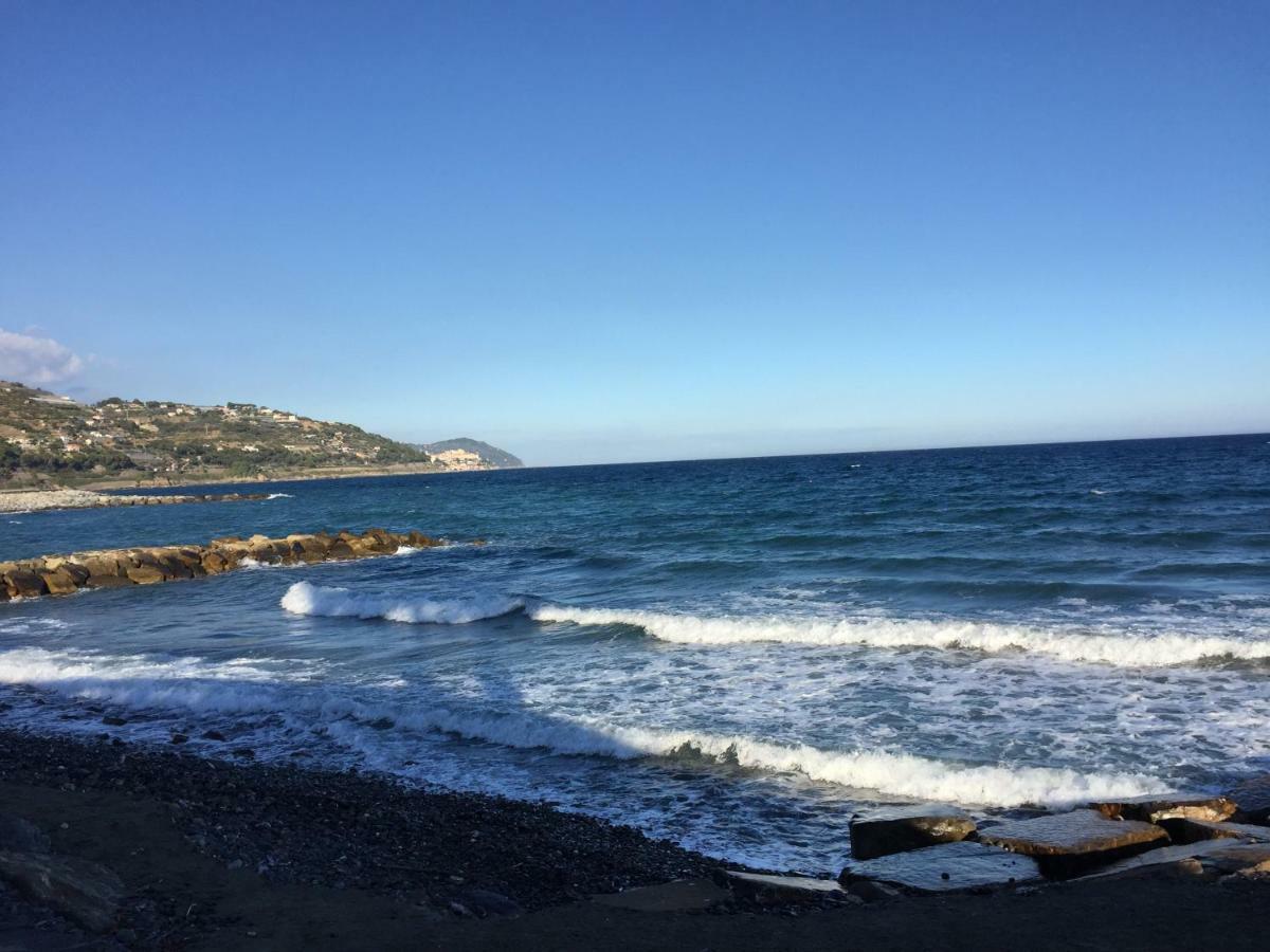 Apartamento Casa Di Rosa San Lorenzo al Mare Exterior foto